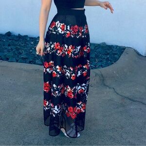Sachin & Babi Noir midi/maxi skirt, fishnet poppy floral print, size 6, pockets!
